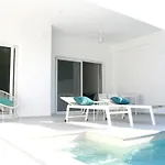 Apartmán Splash With Private Pools Nikiana