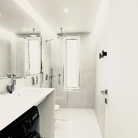 Splash With Private Pools * 尼基亚娜