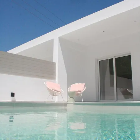 Splash With Private Pools 尼基亚娜