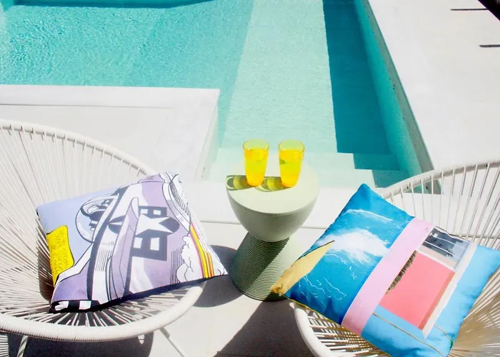 Splash With Private Pools Никиана