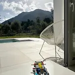Splash With Private Pools * 尼基亚娜