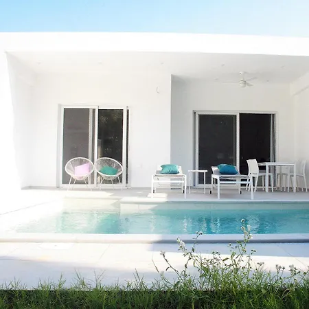 דירה Splash With Private Pools ניקיאנה