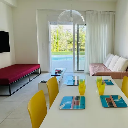 Apartament Splash With Private Pools Nikiana