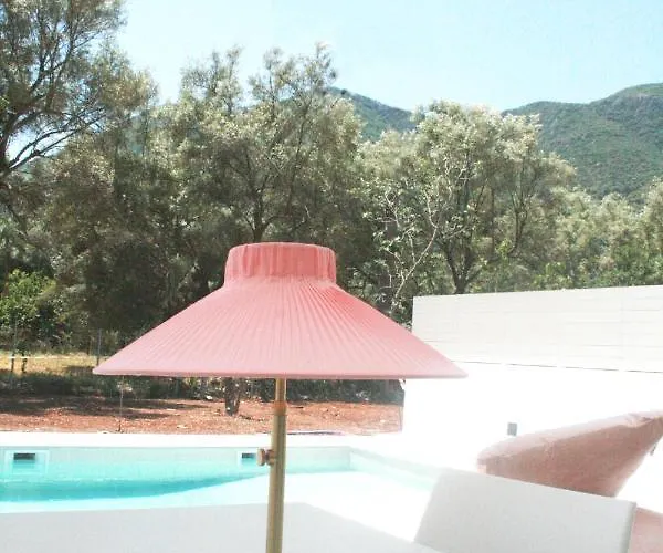 Splash With Private Pools Appartement Nikiana